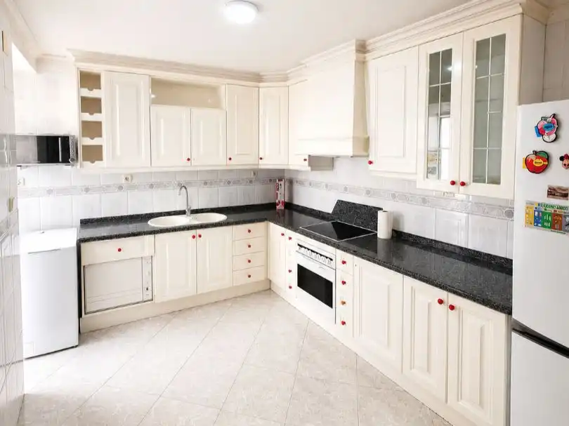 Piso en venta en Avenida Alfonso el Sabio, 27, Mercado Cocina de Piso en venta en Alicante / Alacant con Aire acondicionado y Balcón