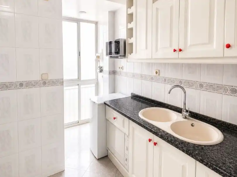 Piso en venta en Avenida Alfonso el Sabio, 27, Mercado Cocina de Piso en venta en Alicante / Alacant con Aire acondicionado y Balcón