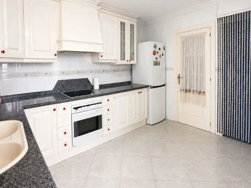 Piso en venta en Avenida Alfonso el Sabio, 27, Mercado Cocina de Piso en venta en Alicante / Alacant con Aire acondicionado y Balcón