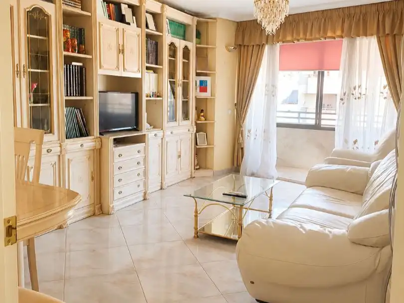 Piso en venta en Avenida Alfonso el Sabio, 27, Mercado Sala de estar de Piso en venta en Alicante / Alacant con Aire acondicionado y Balcón