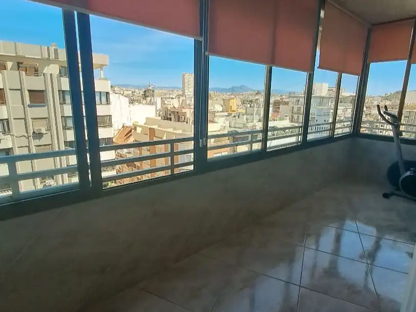 Piso en venta en Avenida Alfonso el Sabio, 27, Mercado Vista exterior de Piso en venta en Alicante / Alacant con Aire acondicionado y Balcón
