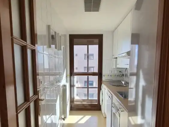 Küche von Wohnung zum Verkauf in Madrid mit Heizung, Terrasse und Abstellraum