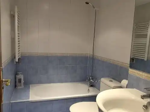 Badezimmer von Wohnung zum Verkauf in Madrid mit Heizung, Terrasse und Abstellraum