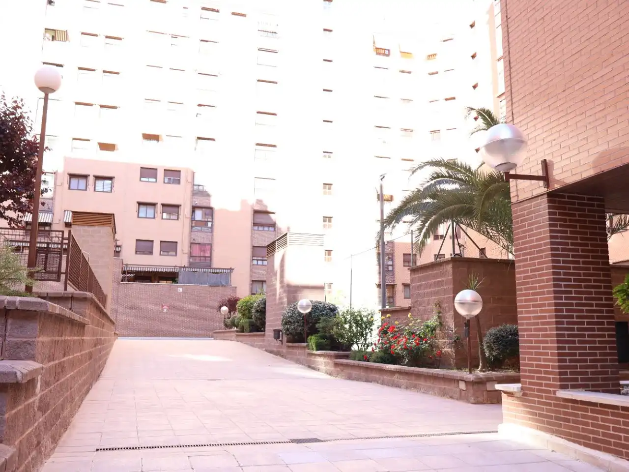 Außenansicht von Wohnung zum Verkauf in Madrid mit Heizung, Terrasse und Abstellraum