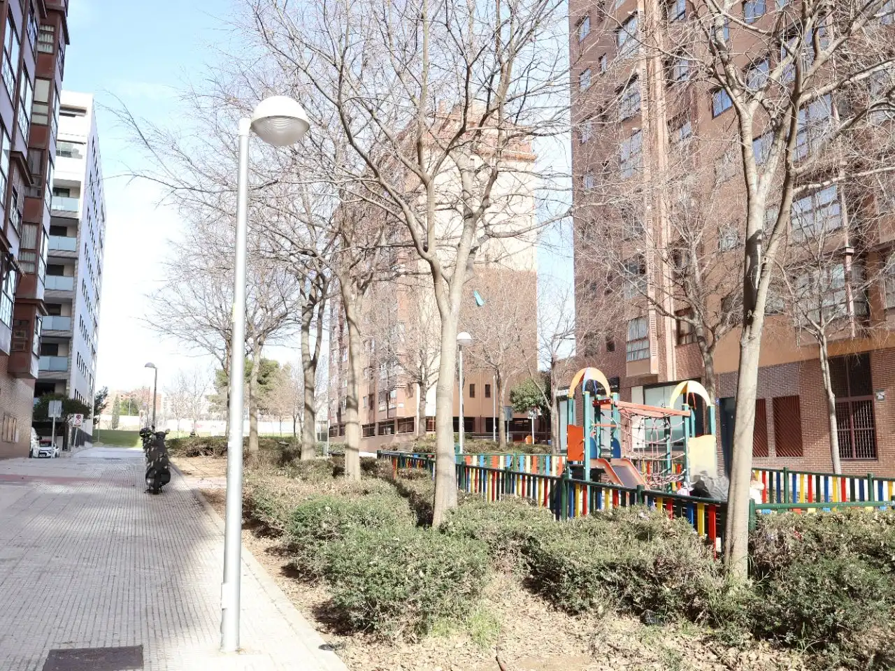 Außenansicht von Wohnung zum Verkauf in Madrid mit Heizung, Terrasse und Abstellraum