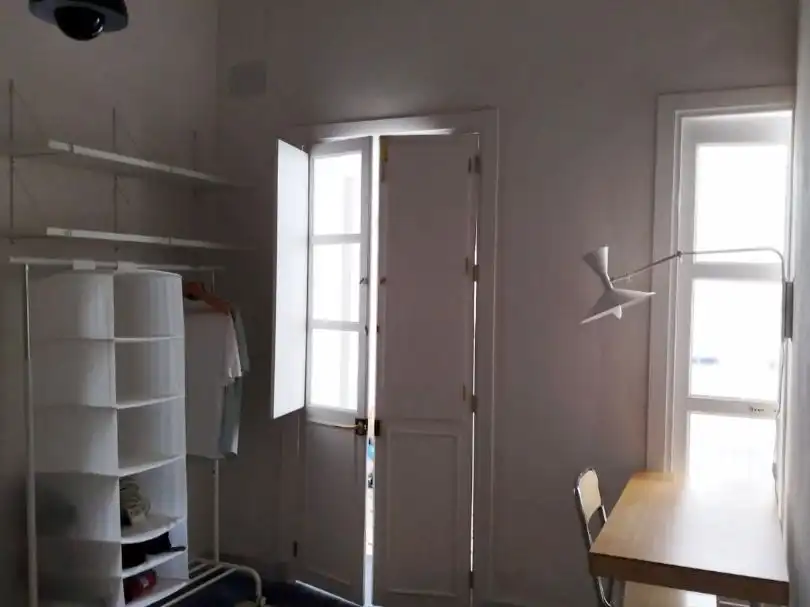 Habitación de Piso de alquiler en Cádiz con Amueblado y Balcón