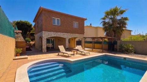 Casa adosada en venta en La Franquesa - Oasis Park, El Vendrell - imagen 2 Foto 2 de Casa adosada en venta en La Franquesa - Oasis Park, El Vendrell