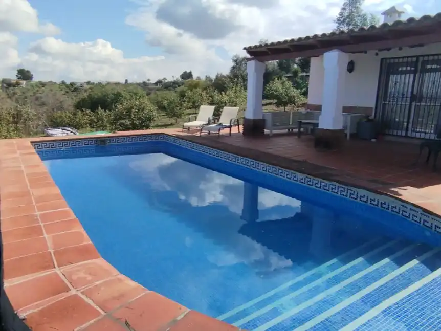Finca rústica de alquiler en A-355, 15, Coín Piscina de Finca rústica de alquiler en Coín con Aire acondicionado, Calefacción y Jardín privado