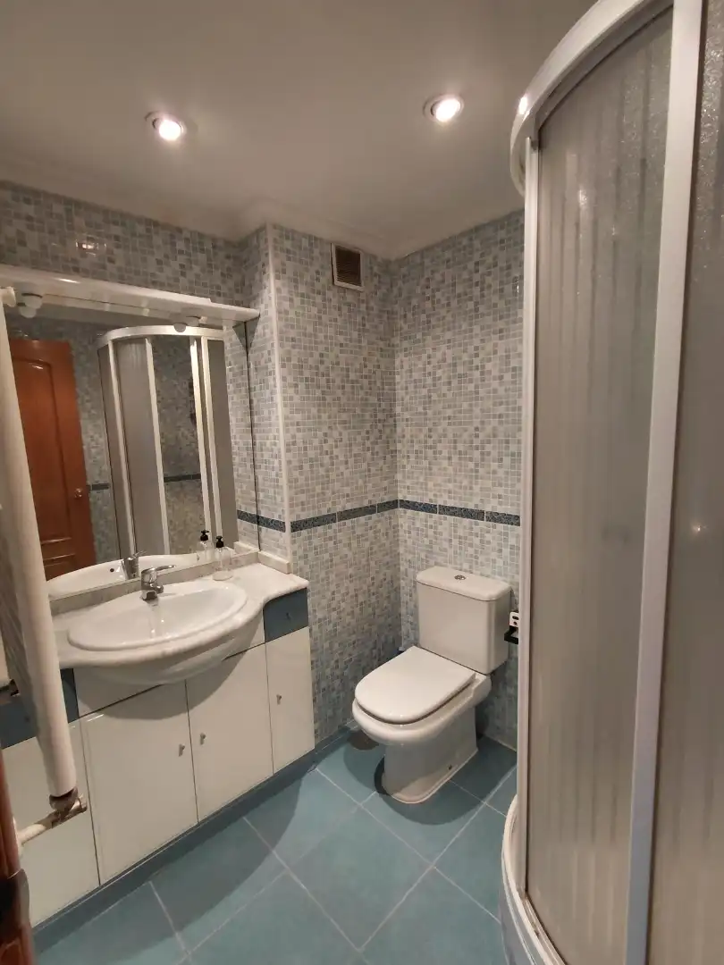 Badezimmer von Wohnung zum Verkauf in  Madrid Capital mit Klimaanlage