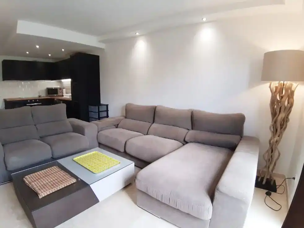 Einfamilien-Reihenhaus zum Verkauf in Calle Silvia, 1, Villacana - Costalita - Saladillo Wohnzimmer von Einfamilien-Reihenhaus zum Verkauf in Estepona mit Klimaanlage, Heizung und Privatgarten