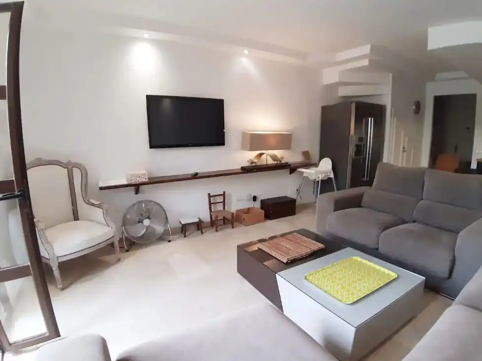 Einfamilien-Reihenhaus zum Verkauf in Calle Silvia, 1, Villacana - Costalita - Saladillo Wohnzimmer von Einfamilien-Reihenhaus zum Verkauf in Estepona mit Klimaanlage, Heizung und Privatgarten