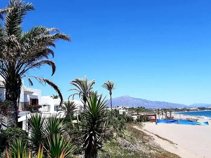 Einfamilien-Reihenhaus zum Verkauf in Calle Silvia, 1, Villacana - Costalita - Saladillo Außenansicht von Einfamilien-Reihenhaus zum Verkauf in Estepona mit Klimaanlage, Heizung und Privatgarten