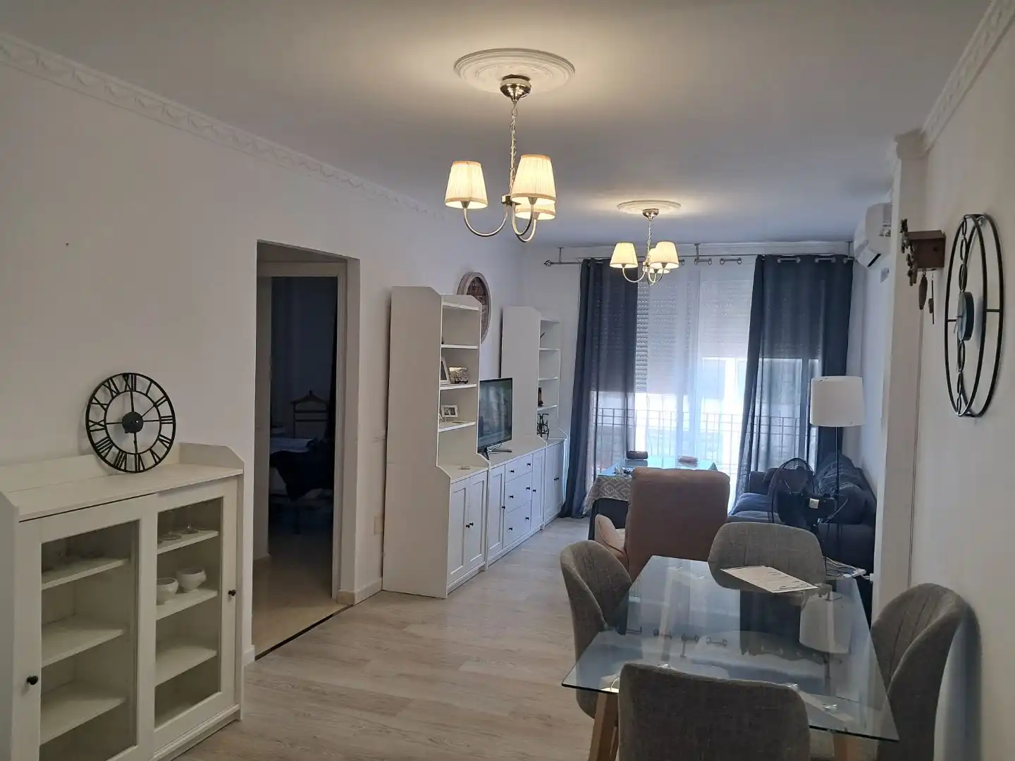 Piso en venta en Avenida de Arcos, Villamartín Sala de estar de Piso en venta en Villamartín con Aire acondicionado, Parquet y Trastero