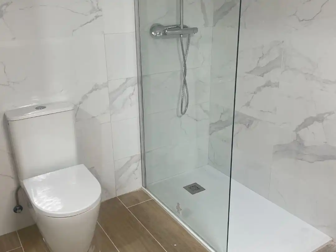 Bathroom of Flat for sale in  Pamplona / Iruña  with Heating and Terrace