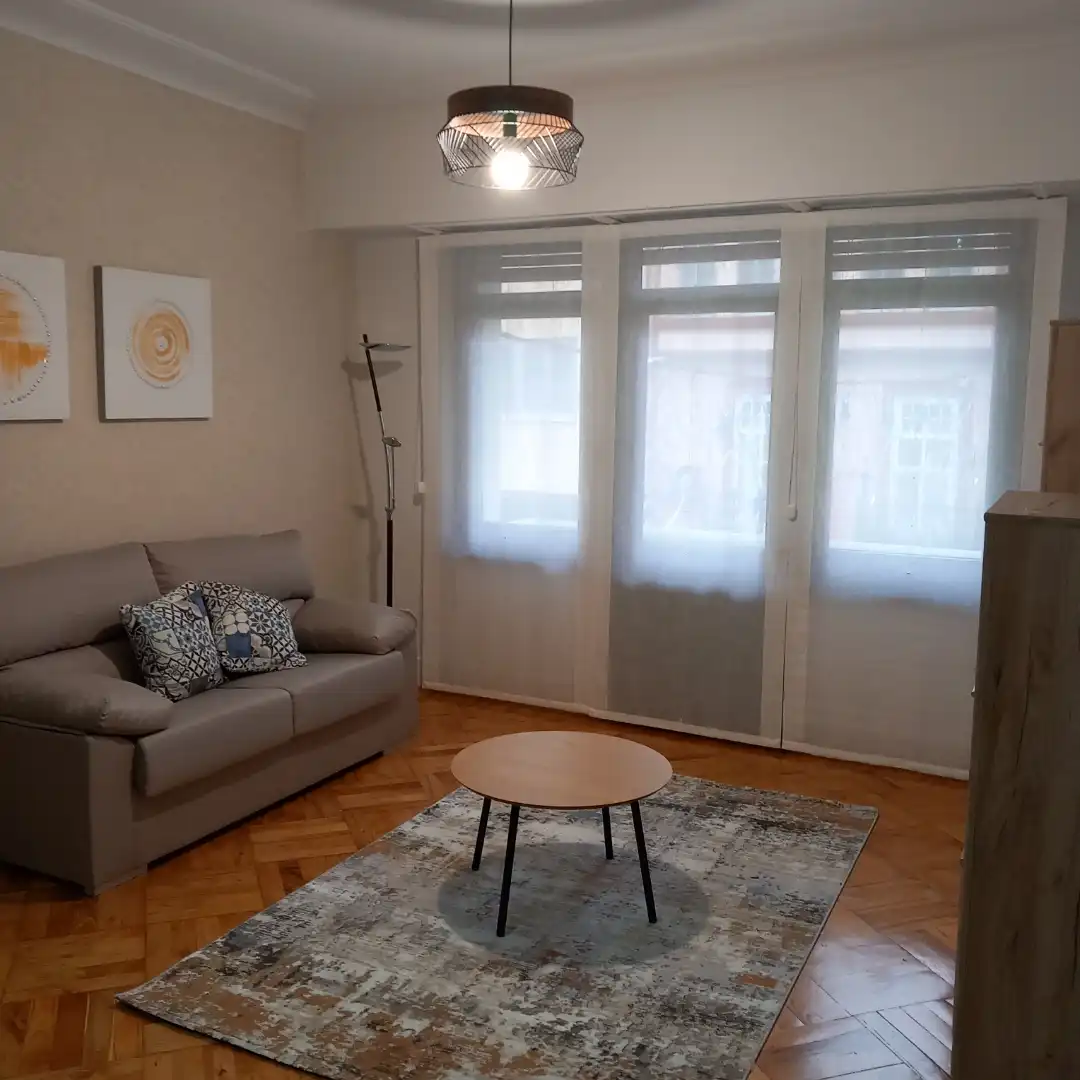Sala de estar de Estudio de alquiler en Lugo con Calefacción, Parquet y Amueblado