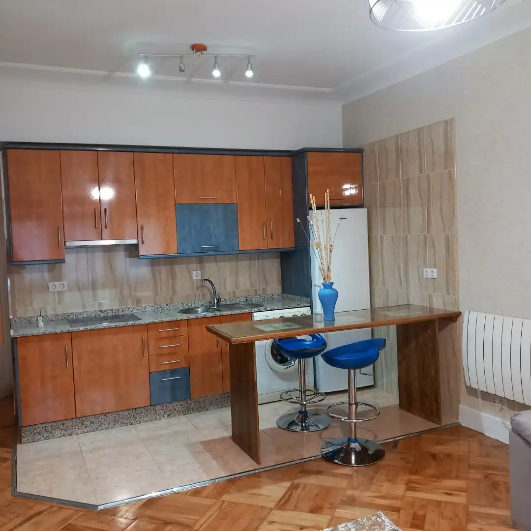 Cocina de Estudio de alquiler en Lugo con Calefacción, Parquet y Amueblado