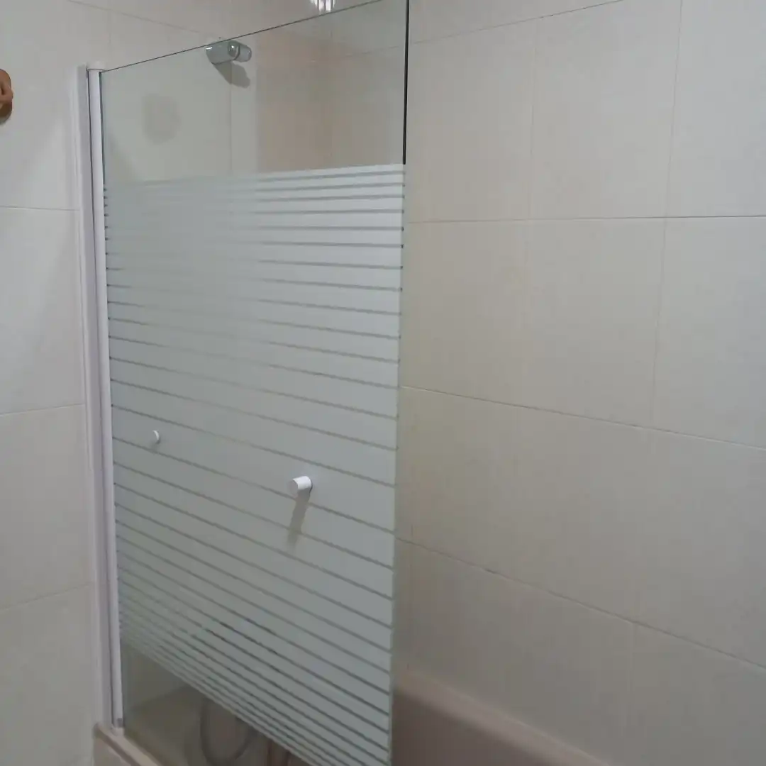 Baño de Estudio de alquiler en Lugo con Calefacción, Parquet y Amueblado