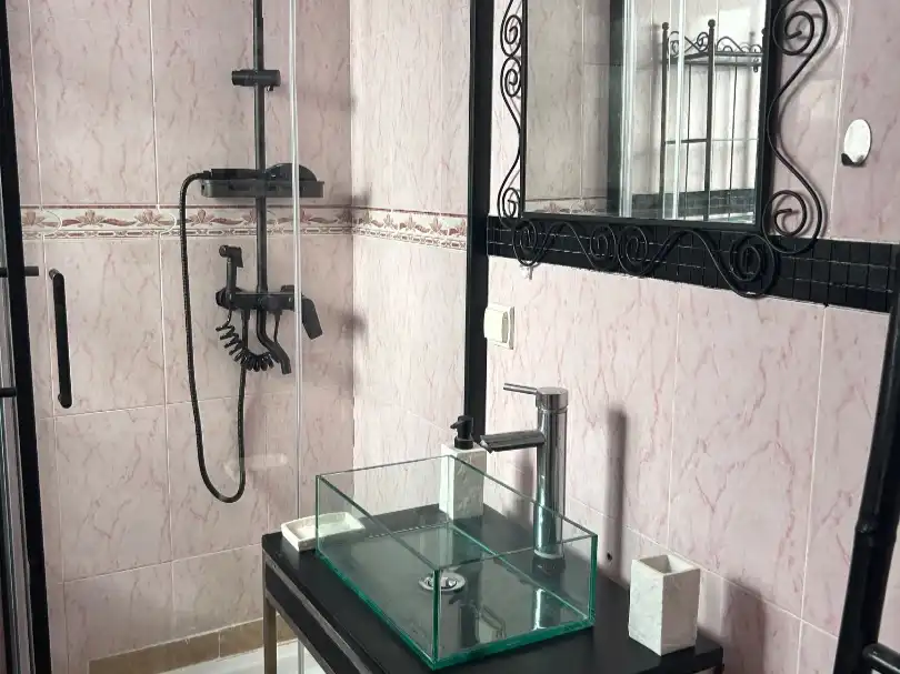Bathroom of Flat for rent in Badajoz  with Air Conditioner and Furnished