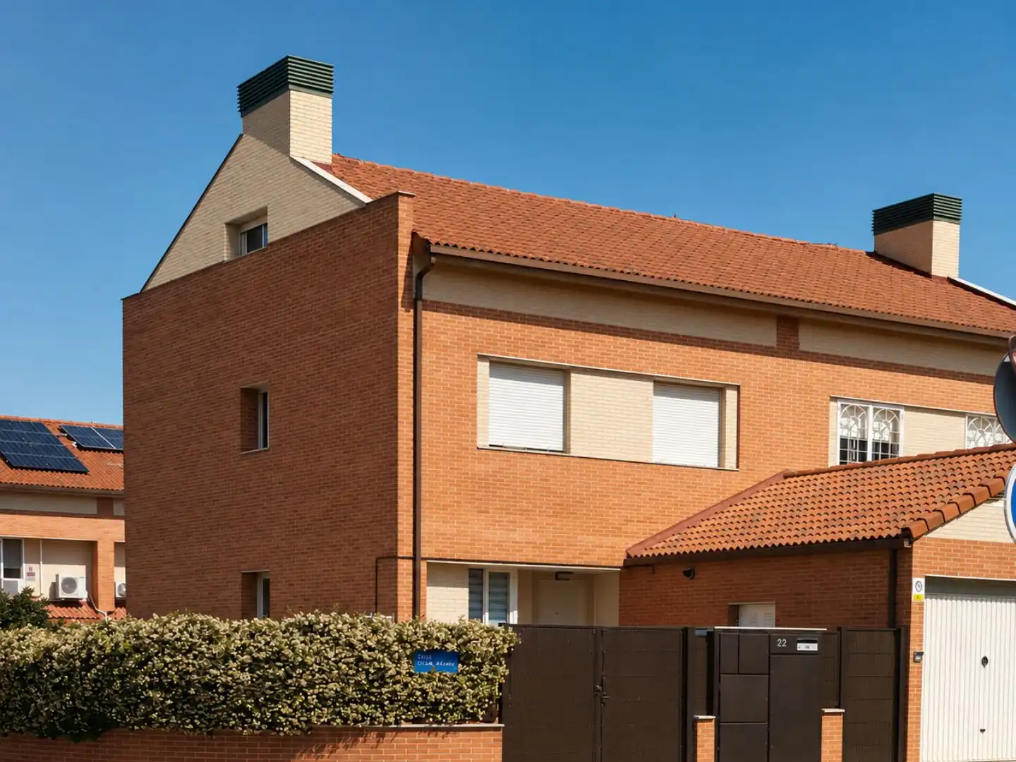 Houses for sale in Calle Dámaso Alonso, 22, Los Hueros Exterior view of Houses for sale in Villalbilla with Air Conditioner and Swimming Pool