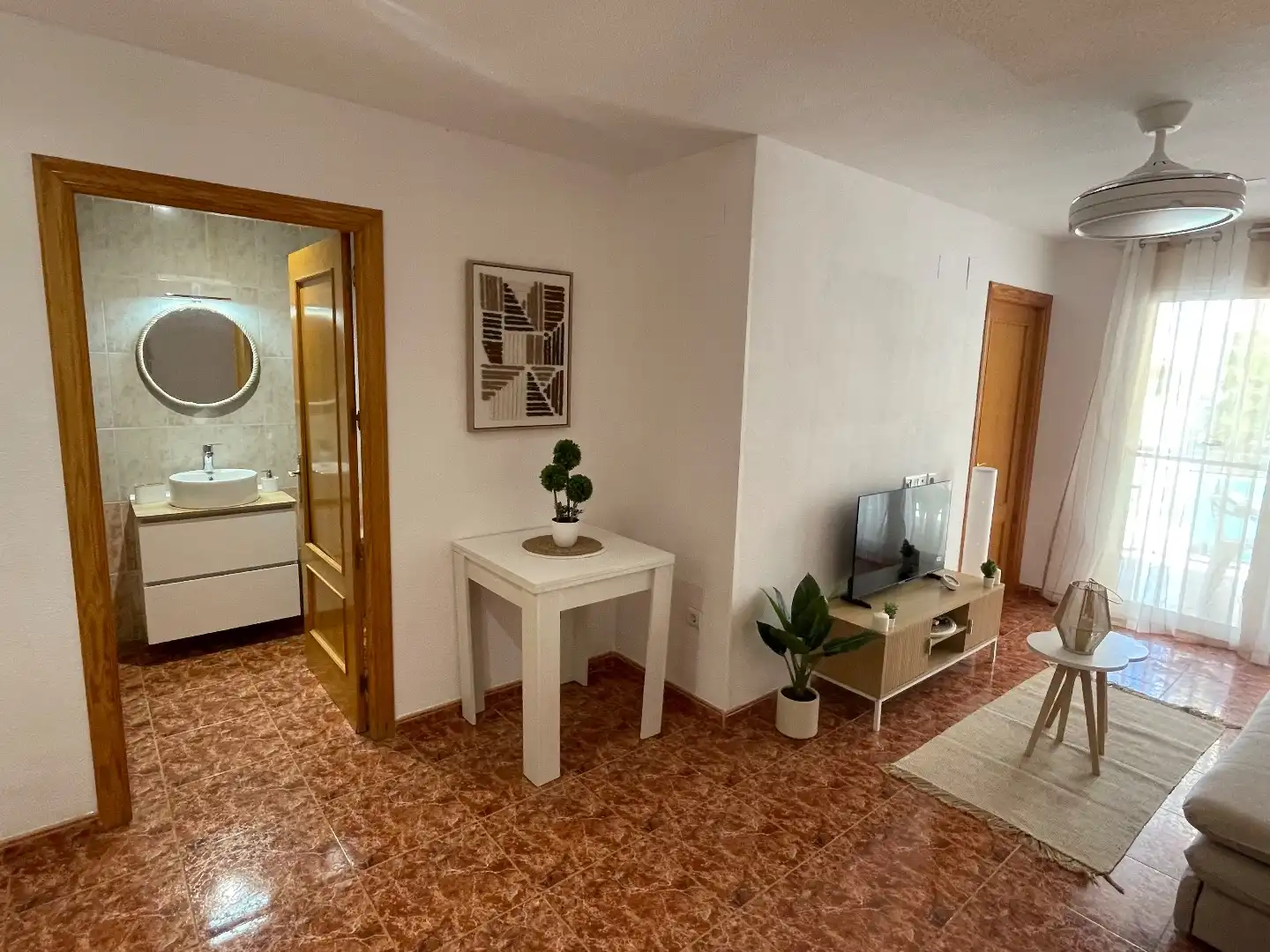 Apartament de lloguer a Passeig Marítim del Mediterrani, 48, Playa Morro de Gos Sala d'estar de Apartament de lloguer en Oropesa del Mar / Orpesa amb Terrassa, Piscina i Moblat