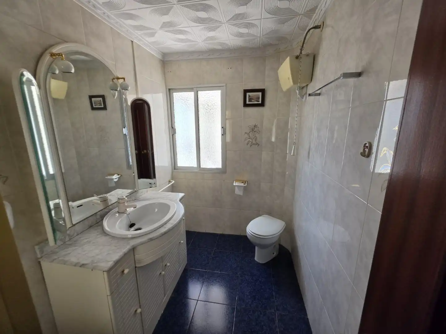 Room in Calle Esteban Salmerón, 10, La Carolina Room in Calle Esteban Salmerón, 10, La Carolina