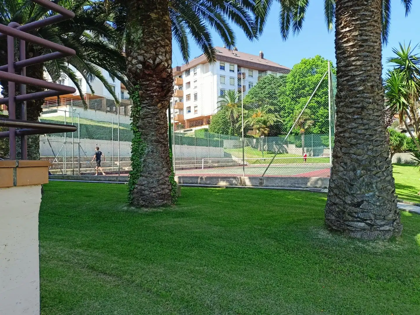Piso en venta en Calle Concha Espina, 11, Valdenoja Vista exterior de Piso en venta en Santander con Terraza y Piscina