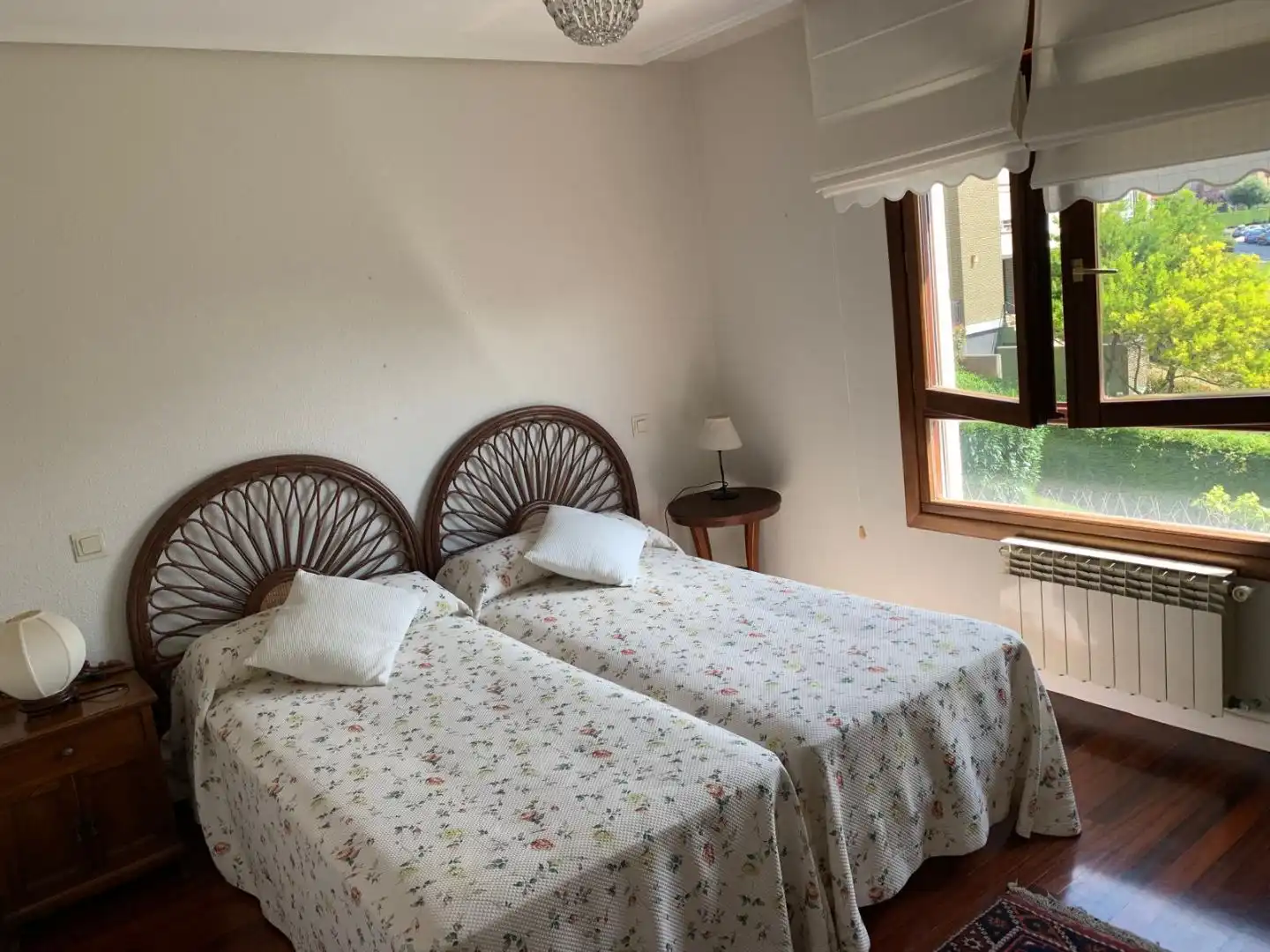 Piso en venta en Calle Concha Espina, 11, Valdenoja Habitación de Piso en venta en Santander con Terraza y Piscina