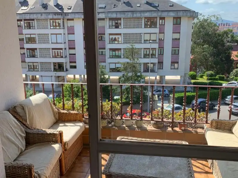 Piso en venta en Calle Concha Espina, 11, Valdenoja Terraza de Piso en venta en Santander con Terraza y Piscina
