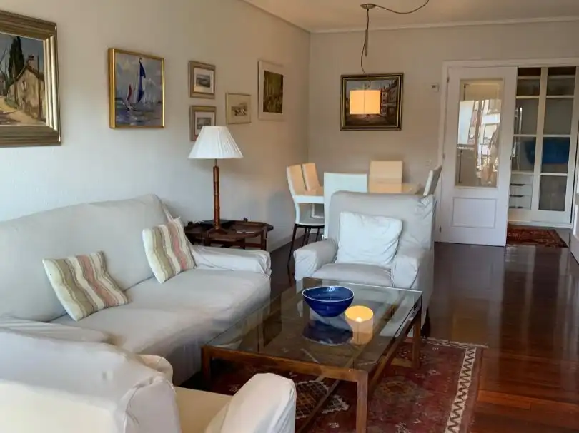 Piso en venta en Calle Concha Espina, 11, Valdenoja Sala de estar de Piso en venta en Santander con Terraza y Piscina