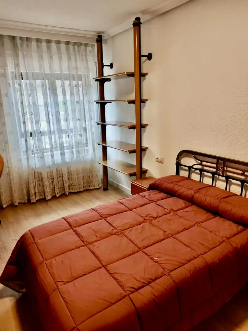 Zimmer in Paseo del Rector Esperabé, 6, Universidad - Tenerías Schlafzimmer von Wohnung zur untervermieten in Salamanca mit Heizung, Parkett und Möbliert