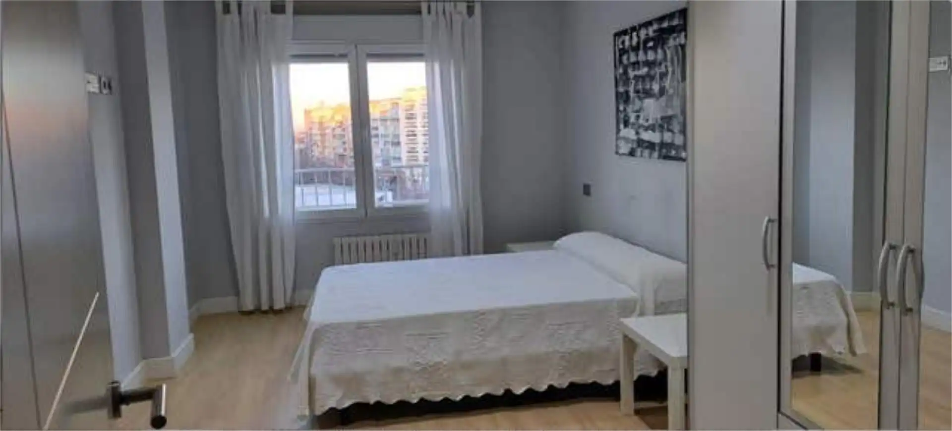 Habitación de Piso de alquiler en Zaragoza con Calefacción y Amueblado