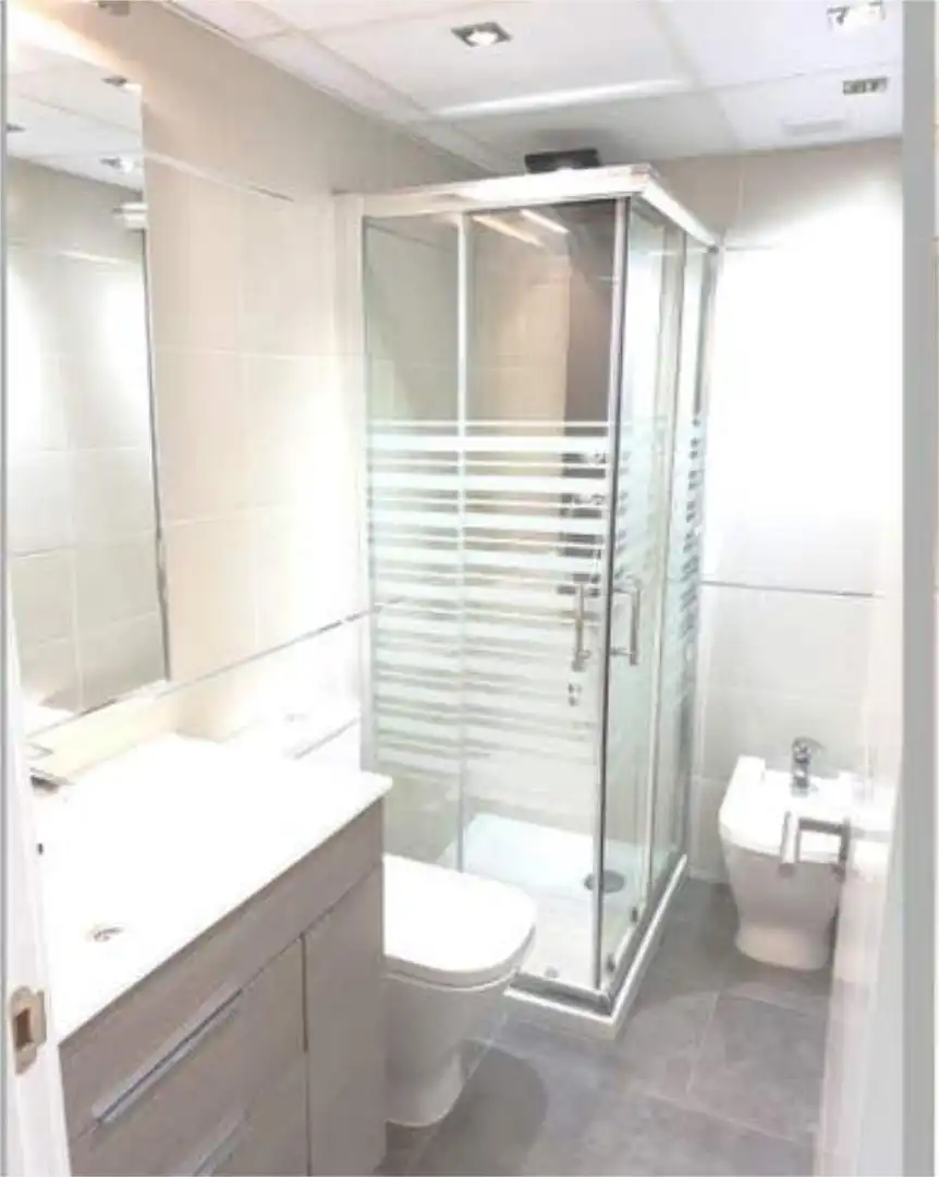 Baño de Piso de alquiler en Zaragoza con Calefacción y Amueblado