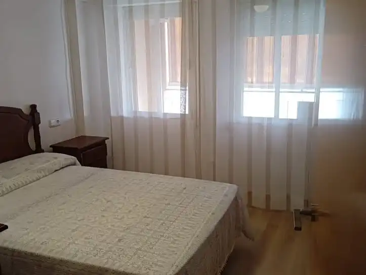 Wohnung zur Miete in Avenida Cristóbal Sanz, 24, Playa Tamarit - Playa Lissa Schlafzimmer von Wohnung zur Miete in Santa Pola mit Heizung, Parkett und Terrasse