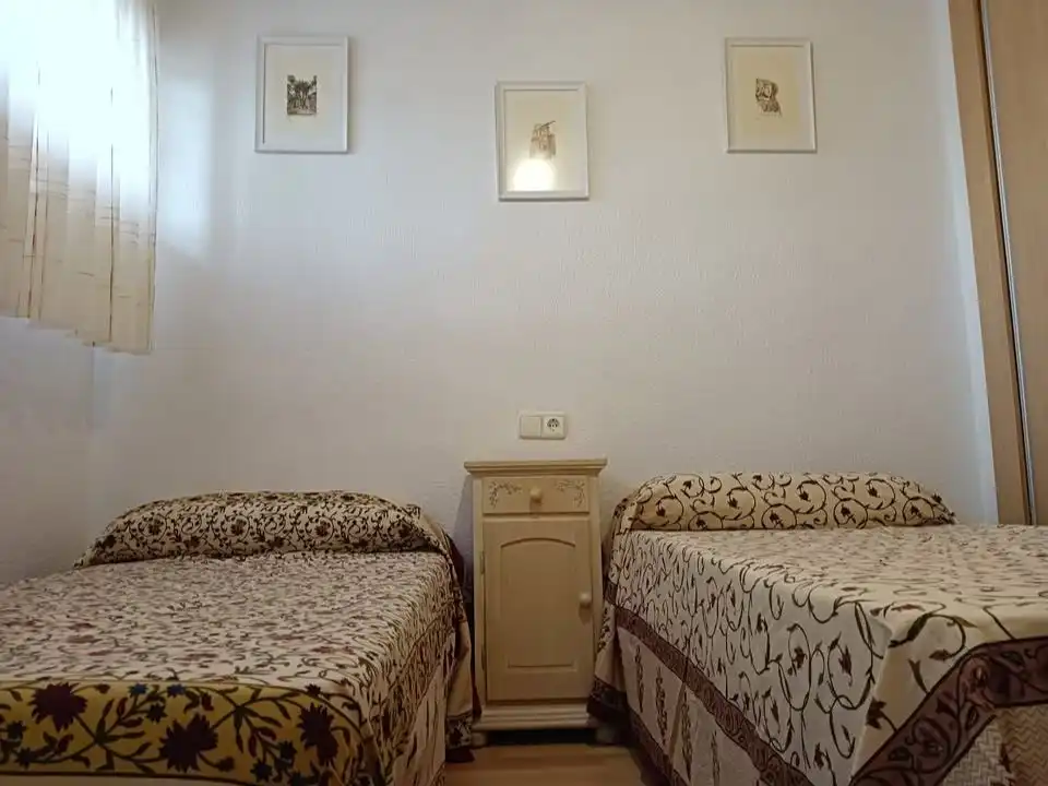 Wohnung zur Miete in Avenida Cristóbal Sanz, 24, Playa Tamarit - Playa Lissa Schlafzimmer von Wohnung zur Miete in Santa Pola mit Heizung, Parkett und Terrasse