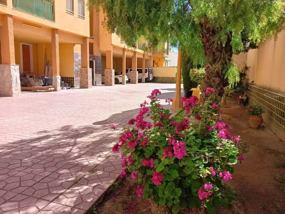Wohnung zur Miete in Avenida Cristóbal Sanz, 24, Playa Tamarit - Playa Lissa Außenansicht von Wohnung zur Miete in Santa Pola mit Heizung, Parkett und Terrasse