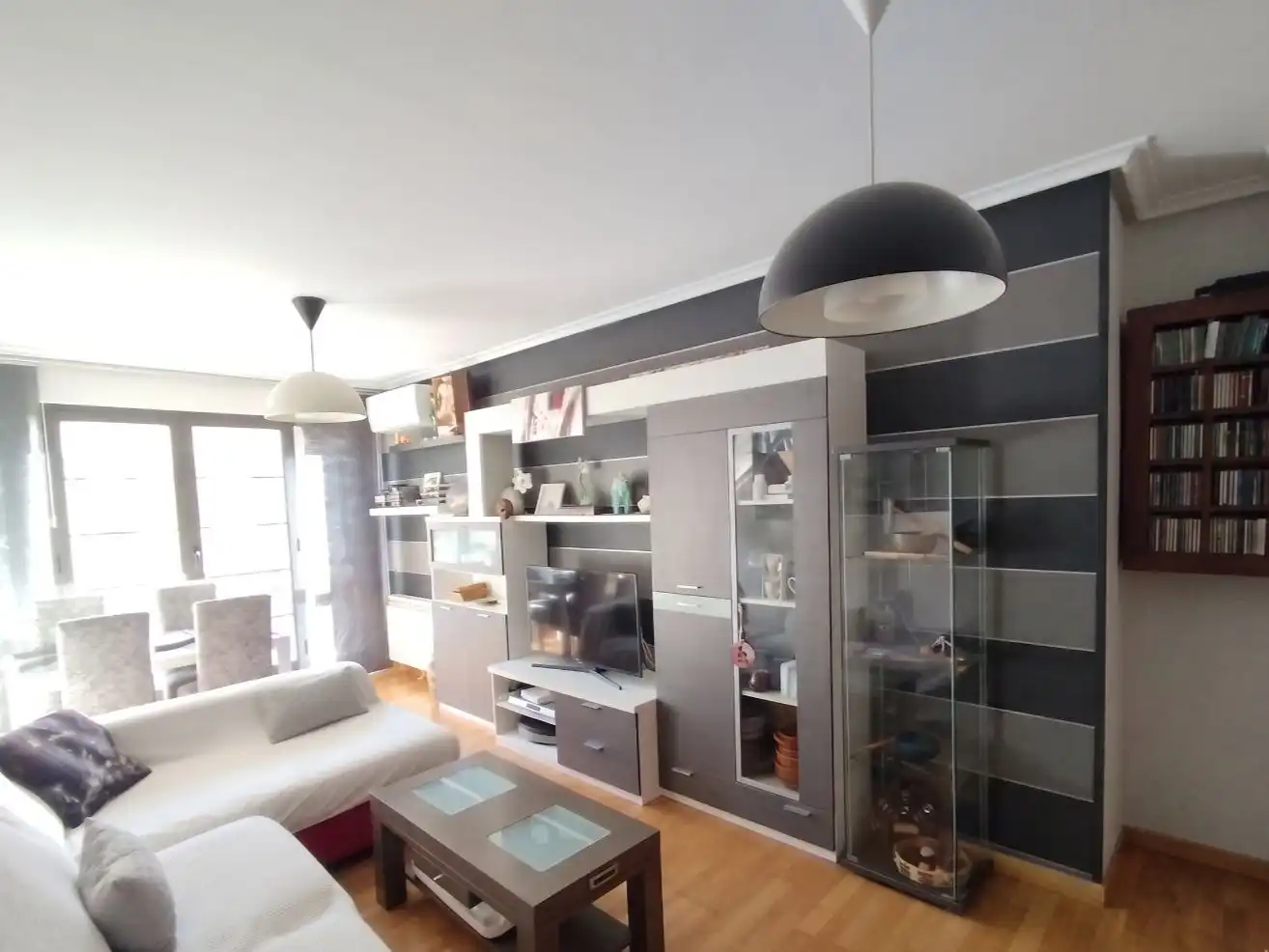 Wohnung zum Verkauf in Calle Nocedillo, 17, Lardero Wohnzimmer von Wohnung zum Verkauf in Lardero mit Klimaanlage und Balkon