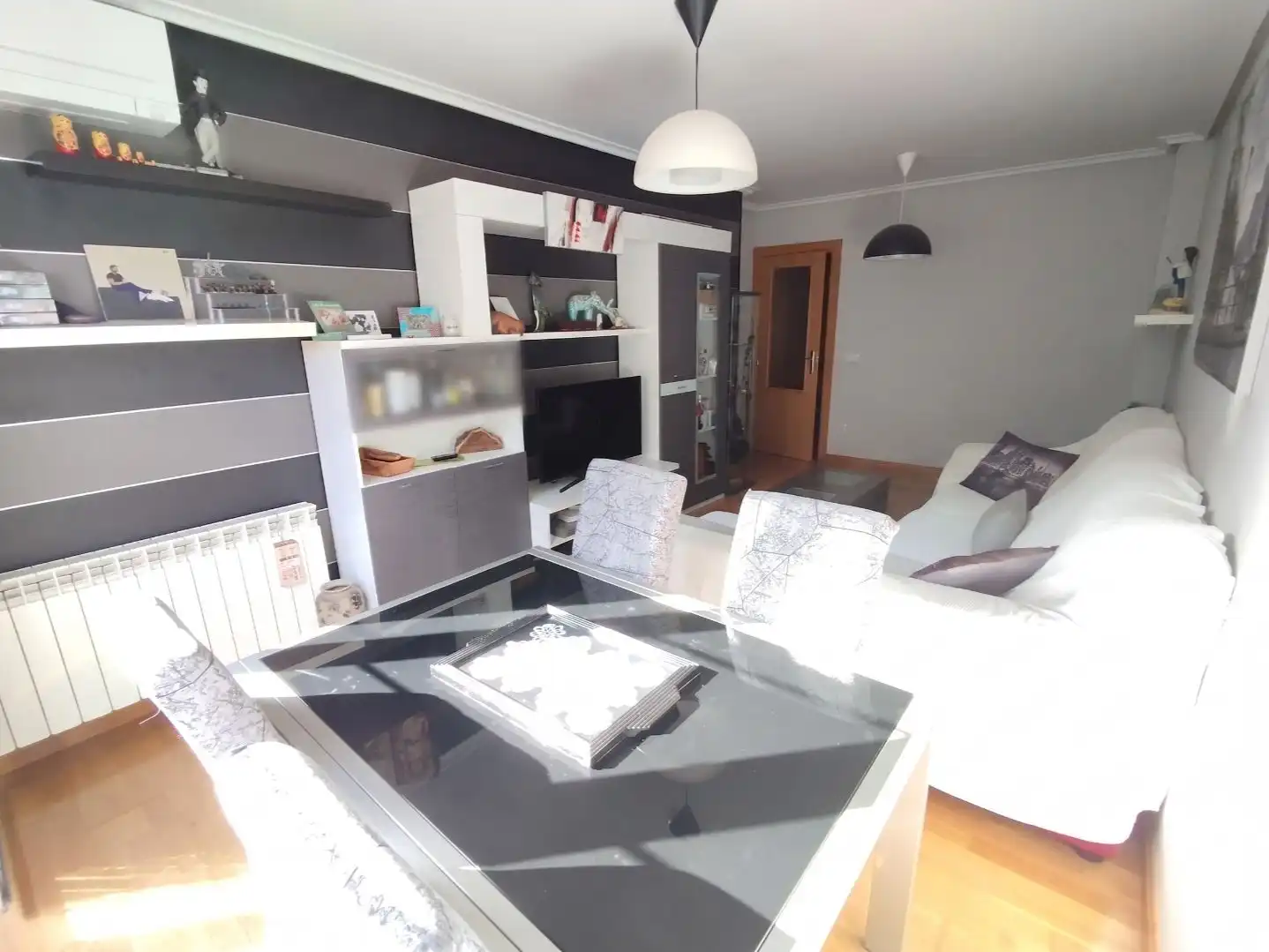 Wohnung zum Verkauf in Calle Nocedillo, 17, Lardero Wohnzimmer von Wohnung zum Verkauf in Lardero mit Klimaanlage und Balkon