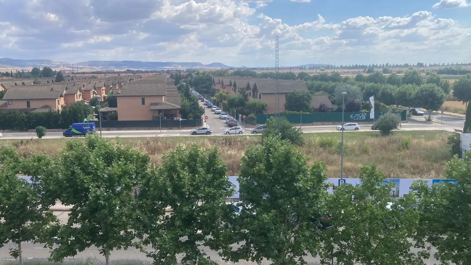 Piso en venta en Travesía Barca, Alovera Vista exterior de Piso en venta en Alovera con Aire acondicionado, Calefacción y Jardín privado