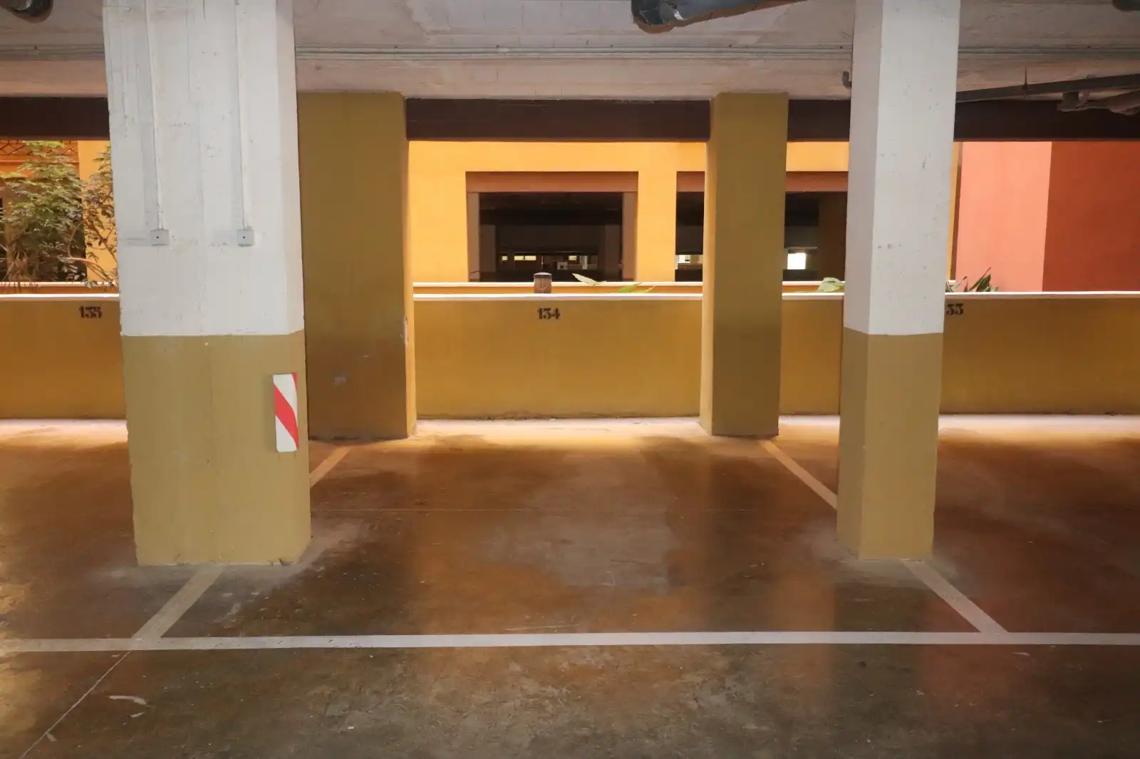 Parking de Piso de alquiler en Ayamonte con Aire acondicionado, Jardín privado y Parquet