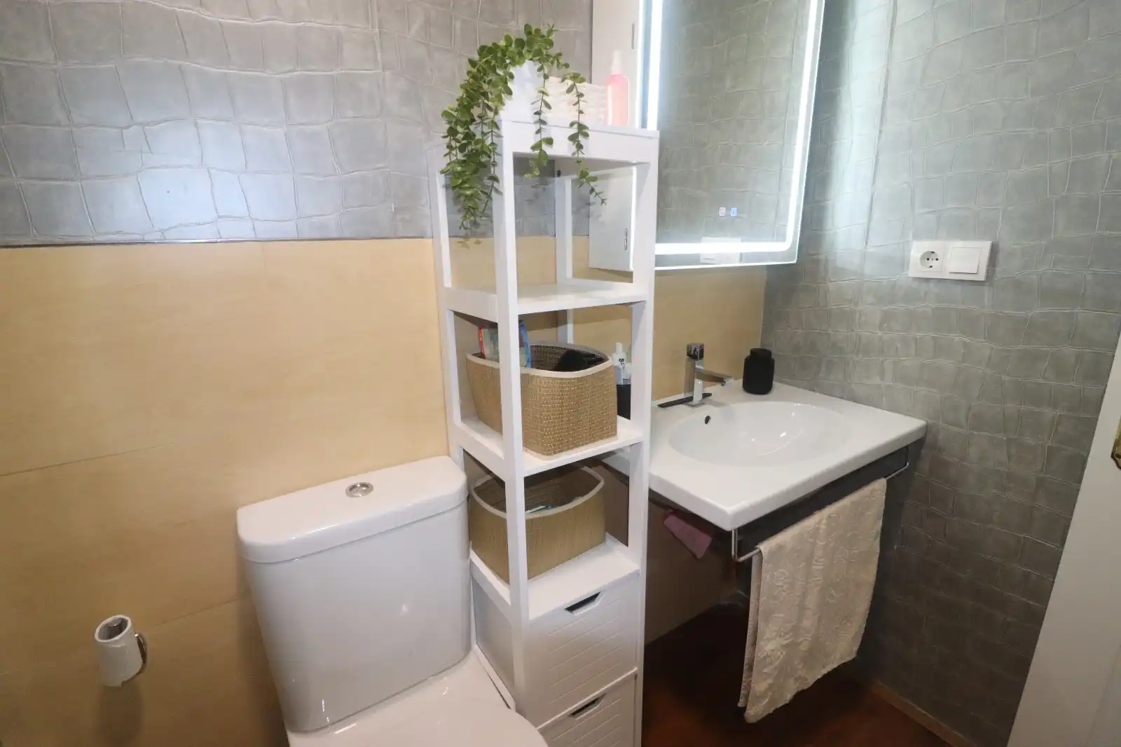 Baño de Piso de alquiler en Ayamonte con Aire acondicionado, Jardín privado y Parquet