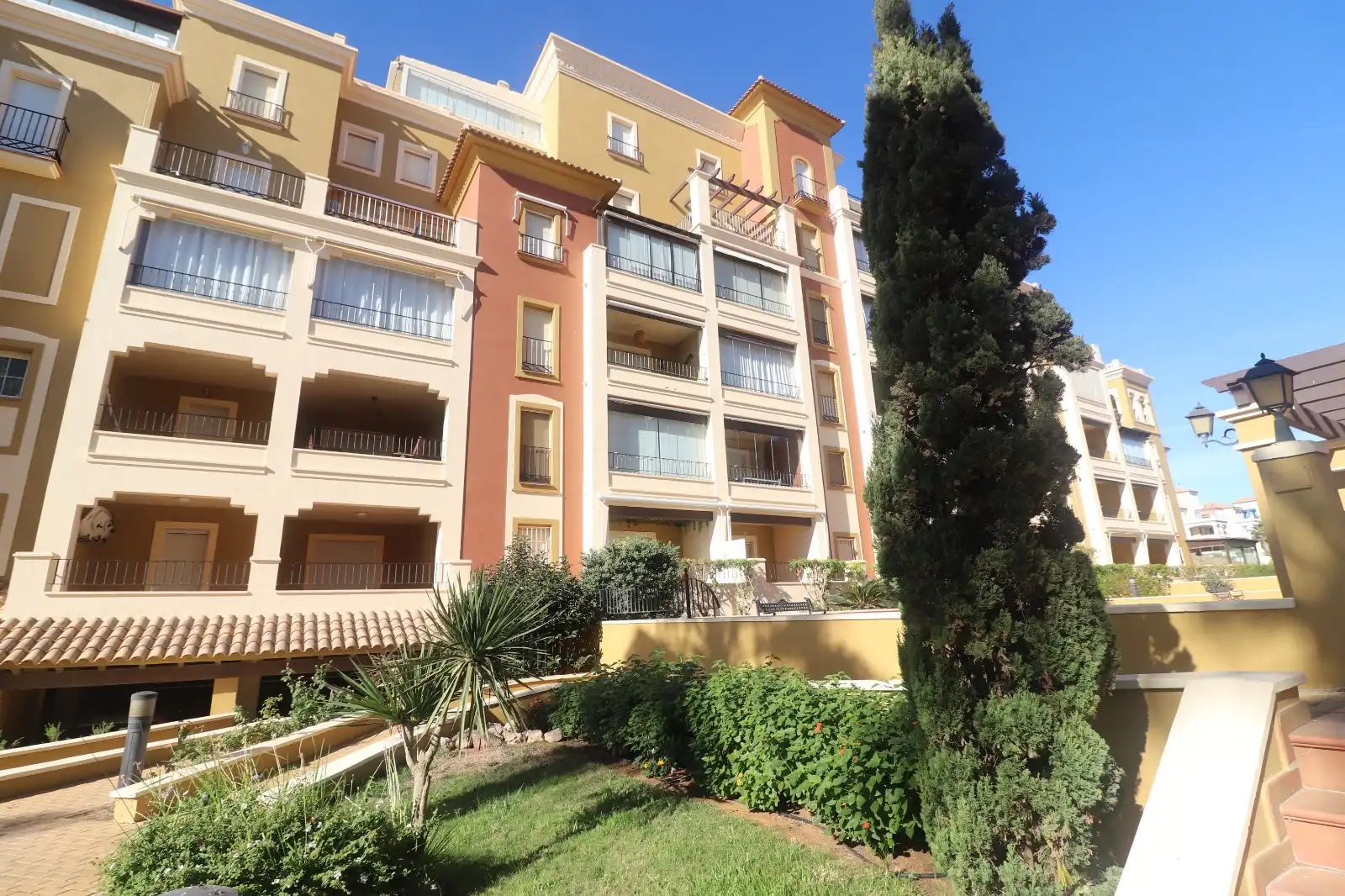 Vista exterior de Piso de alquiler en Ayamonte con Aire acondicionado, Jardín privado y Parquet