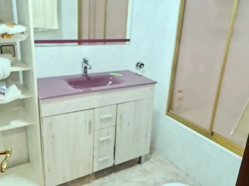 Piso de alquiler en LE-125, 22, La Bañeza Baño de Piso de alquiler en La Bañeza con Terraza