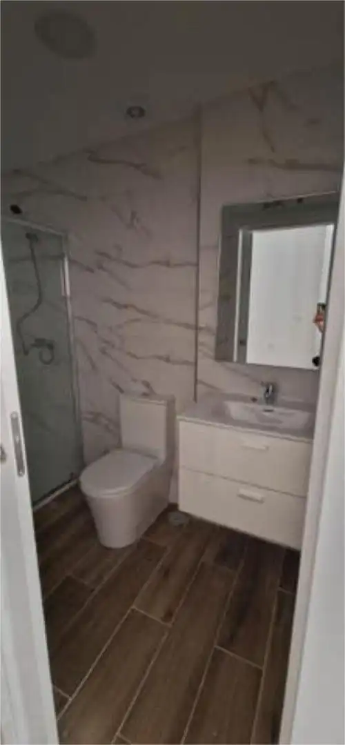 Bany de Apartament de lloguer en San Sebastián de los Reyes amb Calefacció