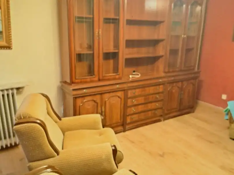 Piso de alquiler en LE-125, 22, La Bañeza Sala de estar de Piso de alquiler en La Bañeza con Calefacción, Parquet y Amueblado