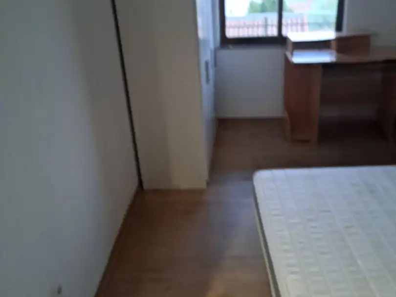 Piso de alquiler en LE-125, 22, La Bañeza Habitación de Piso de alquiler en La Bañeza con Calefacción, Parquet y Amueblado