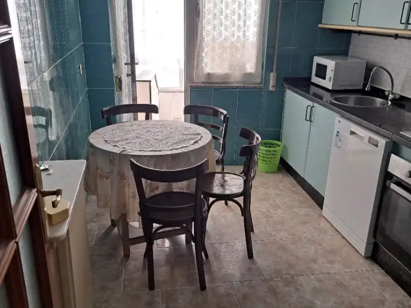 Piso de alquiler en LE-125, 22, La Bañeza Cocina de Piso de alquiler en La Bañeza con Calefacción, Parquet y Amueblado