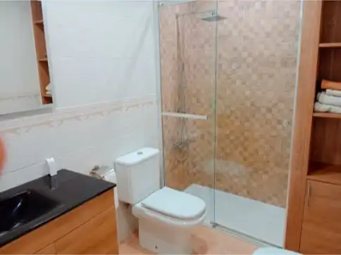 Bathroom of Flat for rent in Montijo  with Air Conditioner, Heating and Parquet flooring