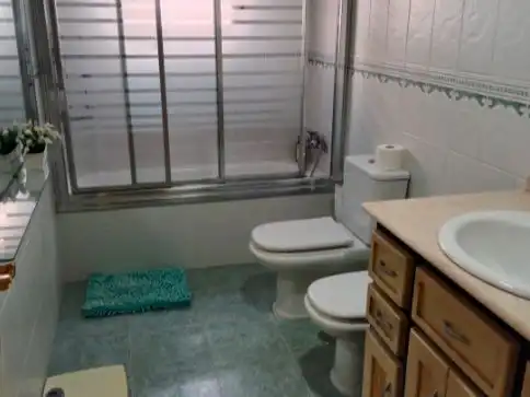 Bathroom of Flat for rent in Montijo  with Air Conditioner, Heating and Parquet flooring