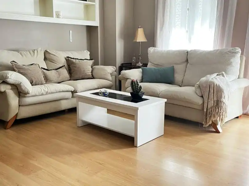 Living room of Flat for rent in Montijo  with Air Conditioner, Heating and Parquet flooring