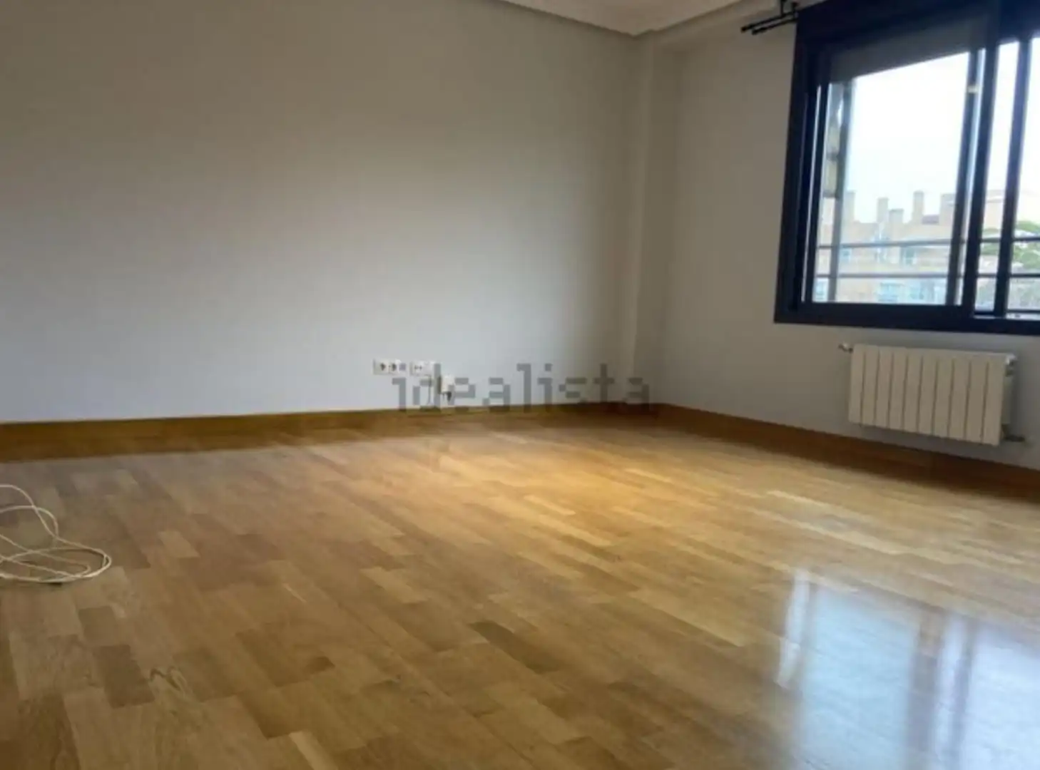 Dormitori de Pis de lloguer en Madrid amb Calefacció, Jardí privat i Parquet